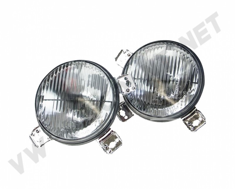 Phares additionnels noirs, 140mm, compatibles avec Golf MK1 Cabrio et Golf MK2 dès 1987. Références : 191941784B et 191 941 784 B.
